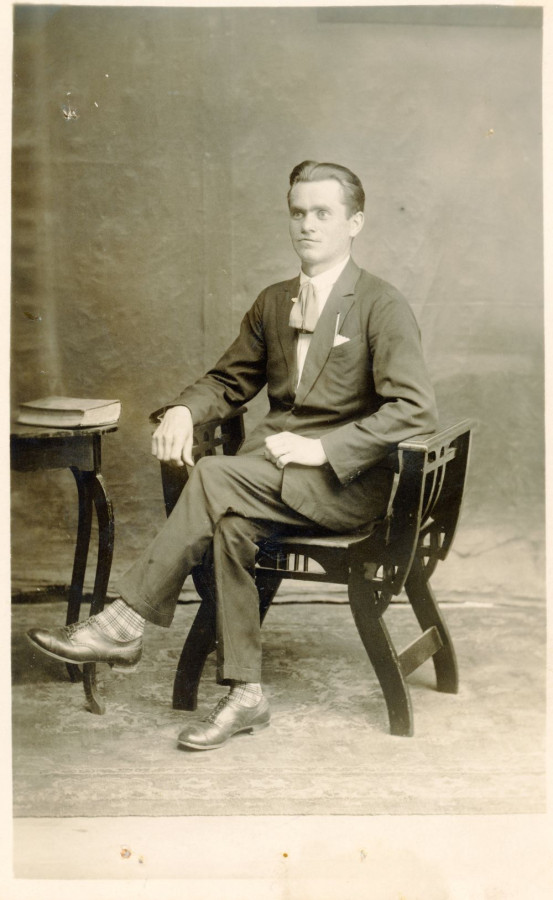 /storage/img/big_emlektargelence-repyx-interaktiv-archivum-220a-biro-lajos-tanito-1929-kovatt.jpg