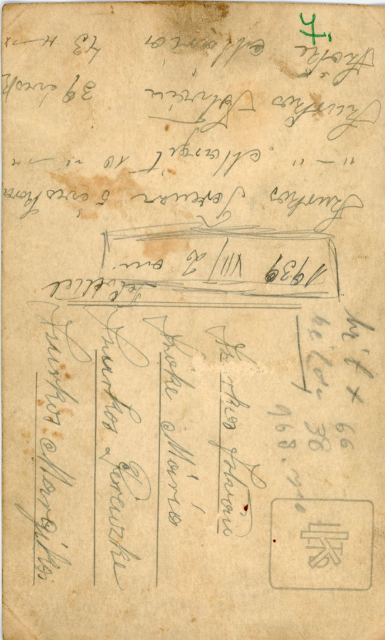 /storage/img/big_emlektargelence-repyx-interaktiv-archivum-221b-szurkos-istvan-es-csaladja-1939-kovatt.jpg