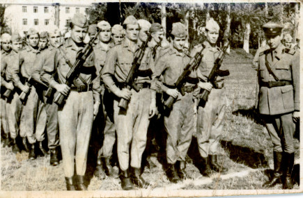 Román katonaszolgálat 1967