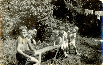 Testvérjáték 1982